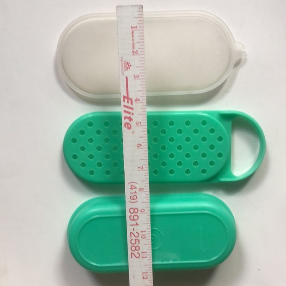 Tupperware Jadeite Vintage Oval Cheese Grater With Lid Food Storage Container - Picture 4 of 11